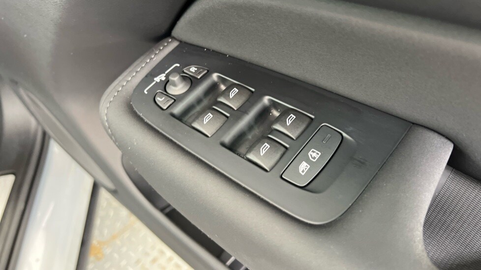 Used Volvo XC60 2025 for sale - 77740069: Photo 24