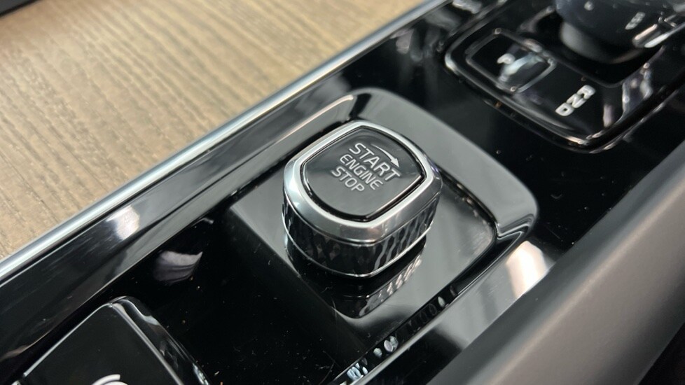 Used Volvo XC60 2025 for sale - 77740069: Photo 27