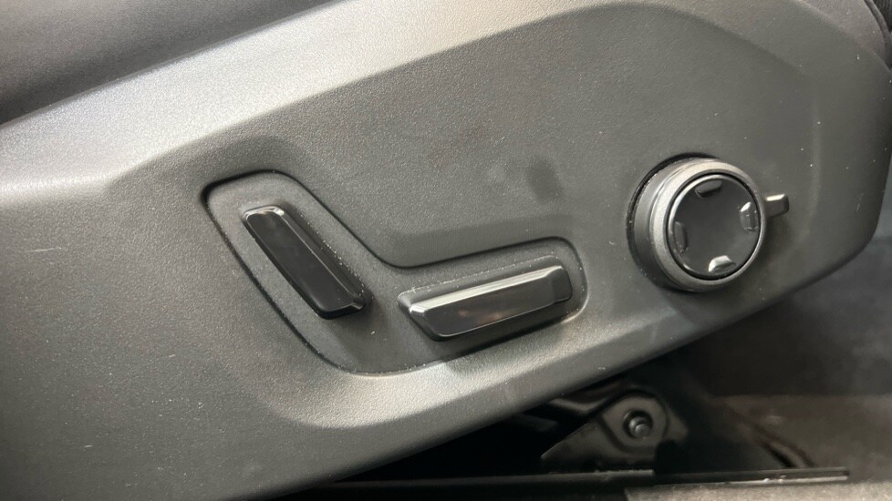 Used Volvo XC60 2025 for sale - 77740069: Photo 30