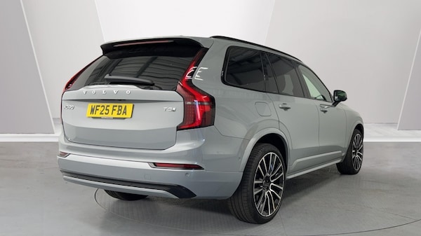 Used Volvo XC90 2025 for sale - 76015189: Photo 2