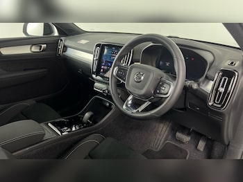 Used Volvo XC40 2026 for sale - 77685736: Photo