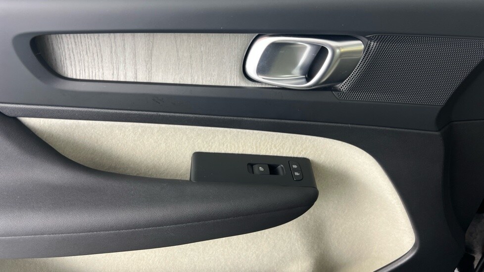 Used Volvo XC40 2022 for sale - 77855748: Photo 43