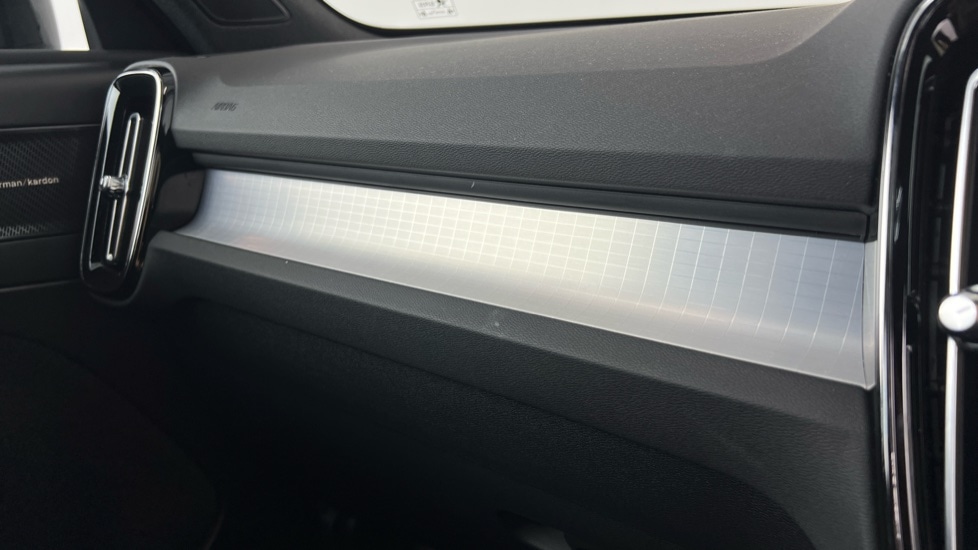 Used Volvo XC40 2025 for sale - 77321409: Photo 36