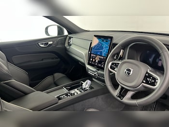 Used Volvo XC60 2025 for sale - 78757327: Photo