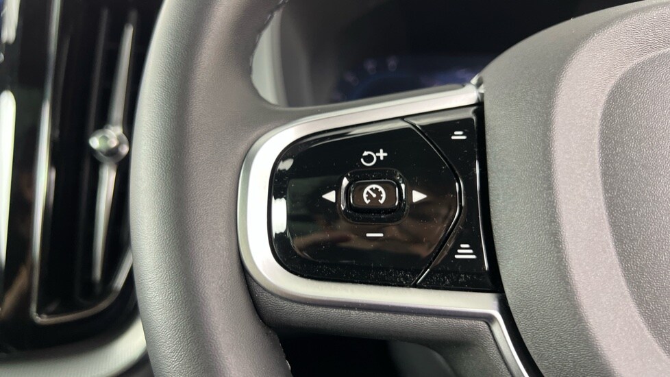 Used Volvo XC60 2025 for sale - 76062138: Photo 21