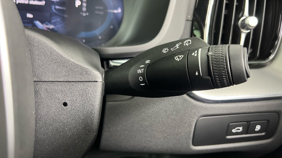 Used Volvo XC60 2025 for sale - 76062138: Photo 23