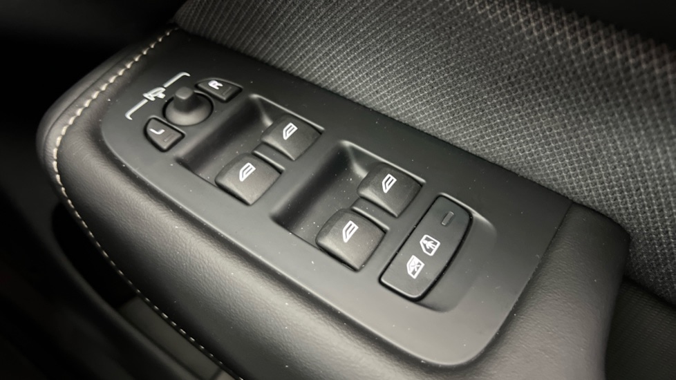 Used Volvo XC60 2025 for sale - 76062138: Photo 24