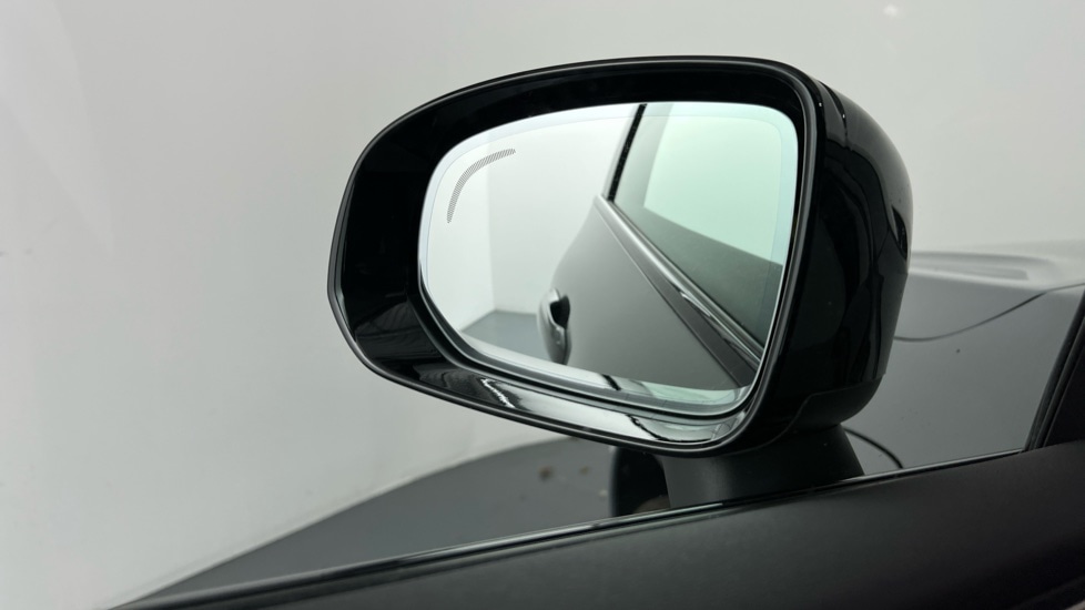 Used Volvo XC60 2025 for sale - 76062138: Photo 32