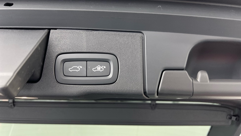 Used Volvo XC60 2025 for sale - 76062138: Photo 35