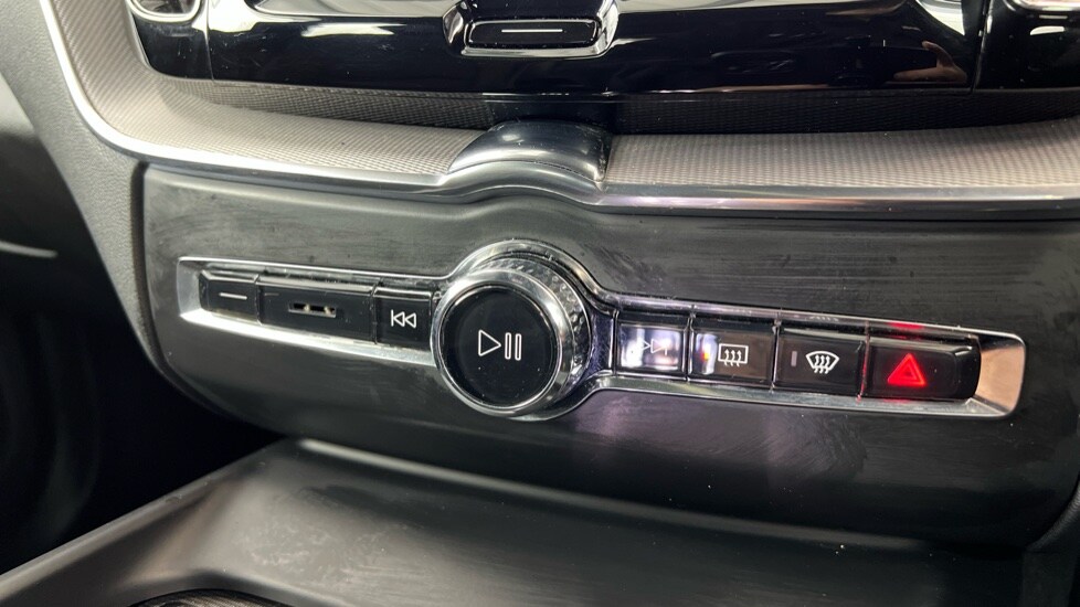 Used Volvo XC60 2022 for sale - 76672595: Photo 35