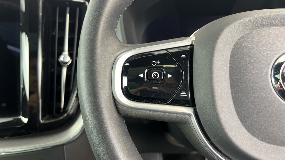 Used Volvo XC60 2022 for sale - 77025398: Photo 19