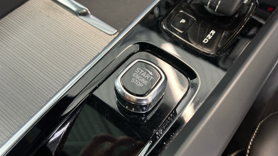 Used Volvo XC60 2022 for sale - 77025398: Photo 25