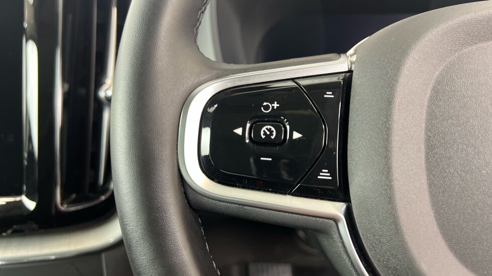 Used Volvo XC60 2025 for sale - 77877430: Photo 19