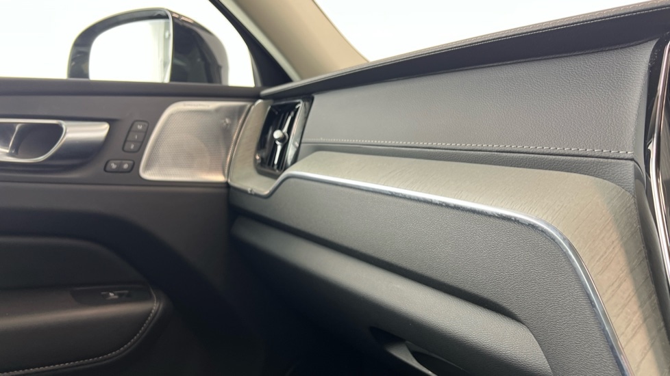 Used Volvo XC60 2025 for sale - 77877430: Photo 35