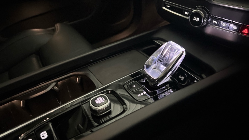 Used Volvo XC60 2025 for sale - 77877430: Photo 43