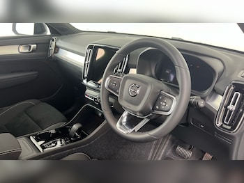 Used Volvo XC40 2026 for sale - 79325441: Photo