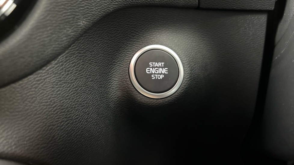 Used Volvo XC40 2021 for sale - 77067886: Photo 25