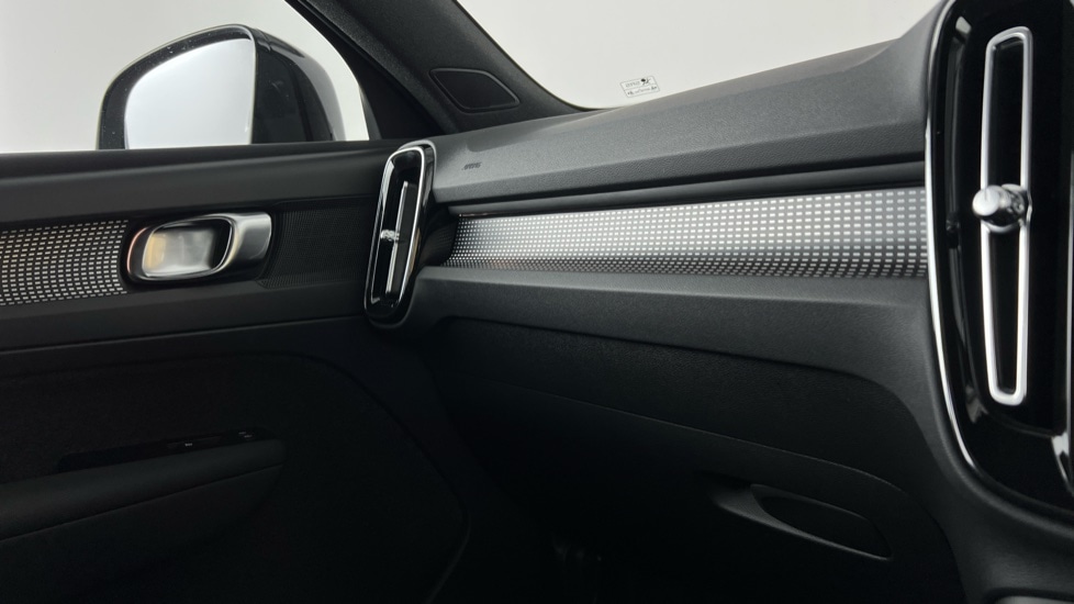 Used Volvo XC40 2021 for sale - 77067886: Photo 34