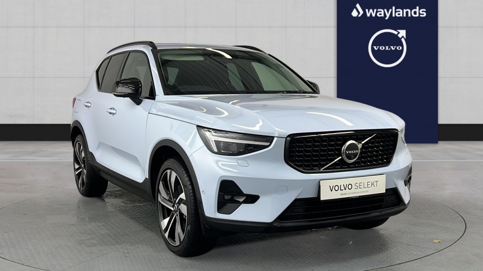 Used Volvo XC40 2025 for sale - 76630275: Photo 1