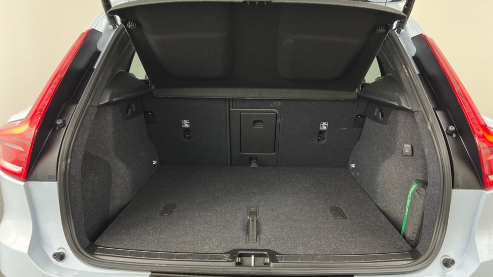 Used Volvo XC40 2025 for sale - 76630275: Photo 13