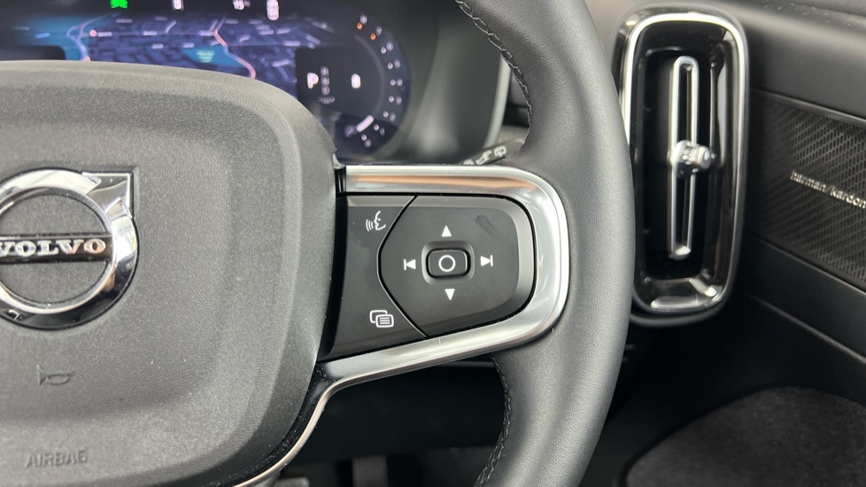 Used Volvo XC40 2025 for sale - 76630275: Photo 20