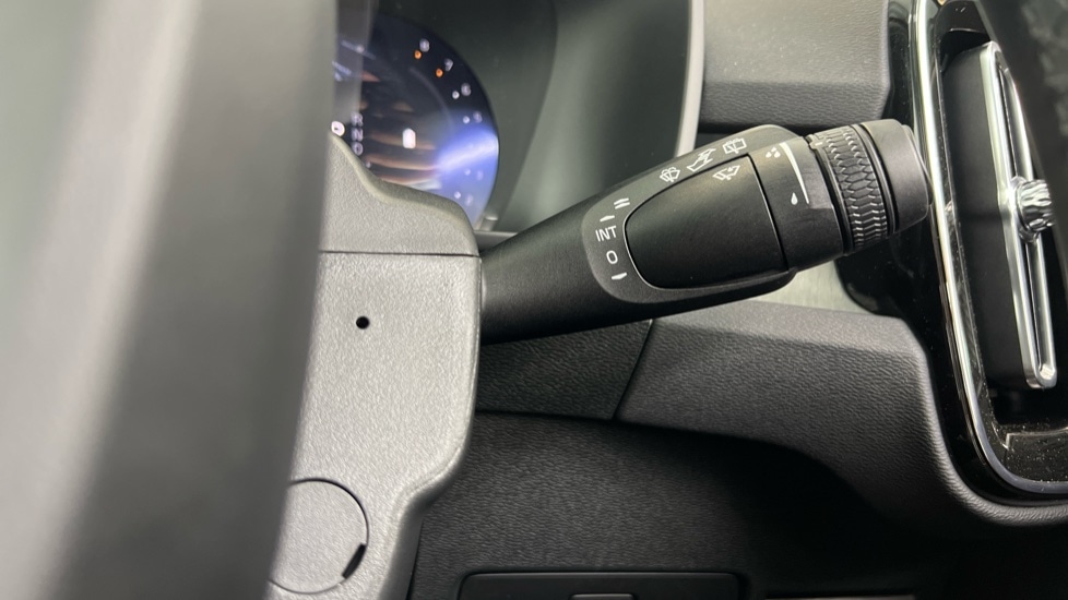 Used Volvo XC40 2025 for sale - 76630275: Photo 21