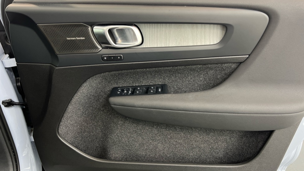 Used Volvo XC40 2025 for sale - 76630275: Photo 27