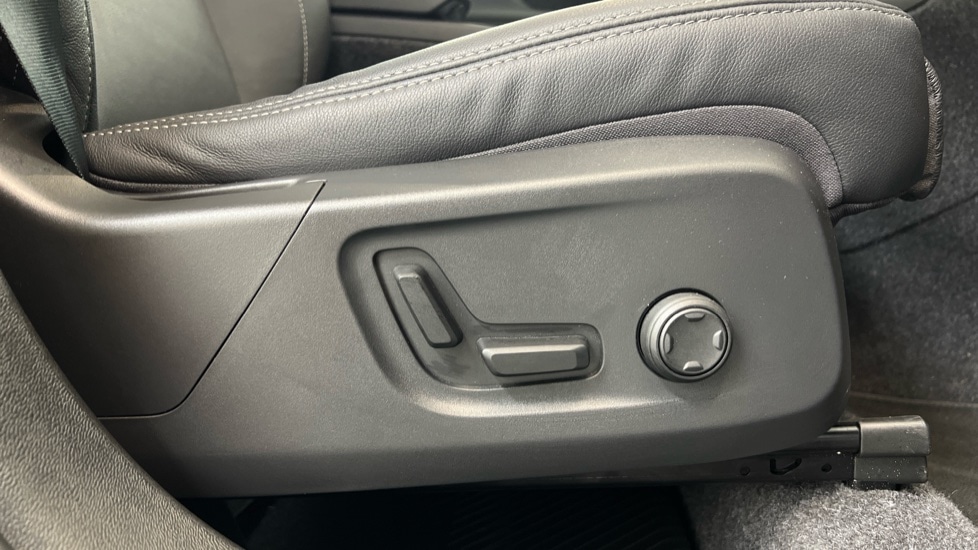 Used Volvo XC40 2025 for sale - 76630275: Photo 28