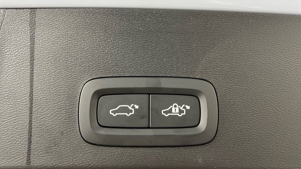 Used Volvo XC40 2025 for sale - 76630275: Photo 33