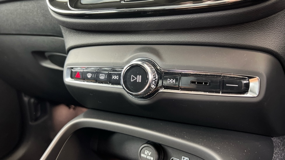 Used Volvo XC40 2025 for sale - 76630275: Photo 35