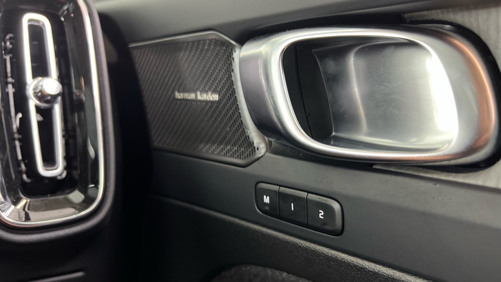 Used Volvo XC40 2025 for sale - 76630275: Photo 36