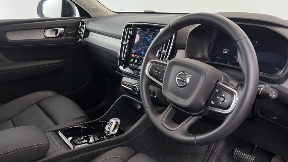 Used Volvo XC40 2025 for sale - 76630275: Photo 4