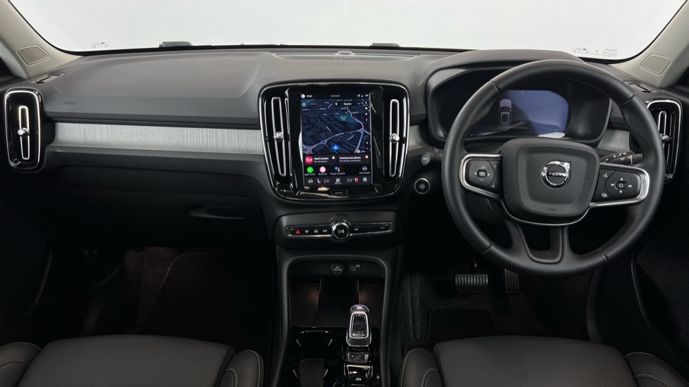 Used Volvo XC40 2025 for sale - 76630275: Photo 5