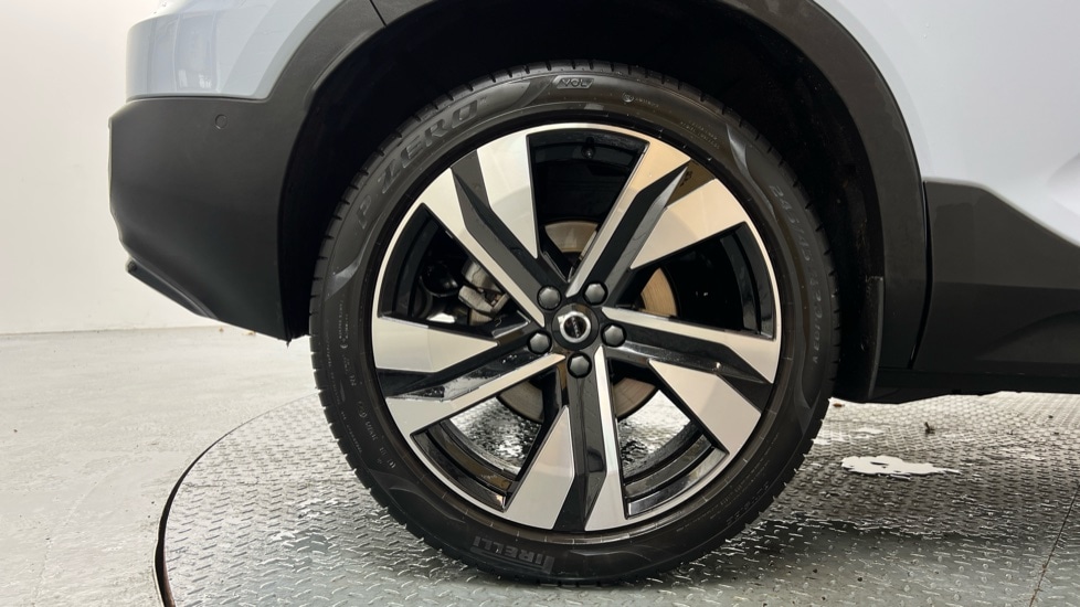 Used Volvo XC40 2025 for sale - 76630275: Photo 9