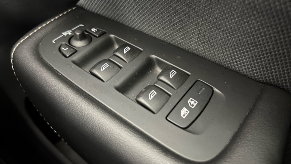 Used Volvo XC60 2022 for sale - 76442150: Photo 24