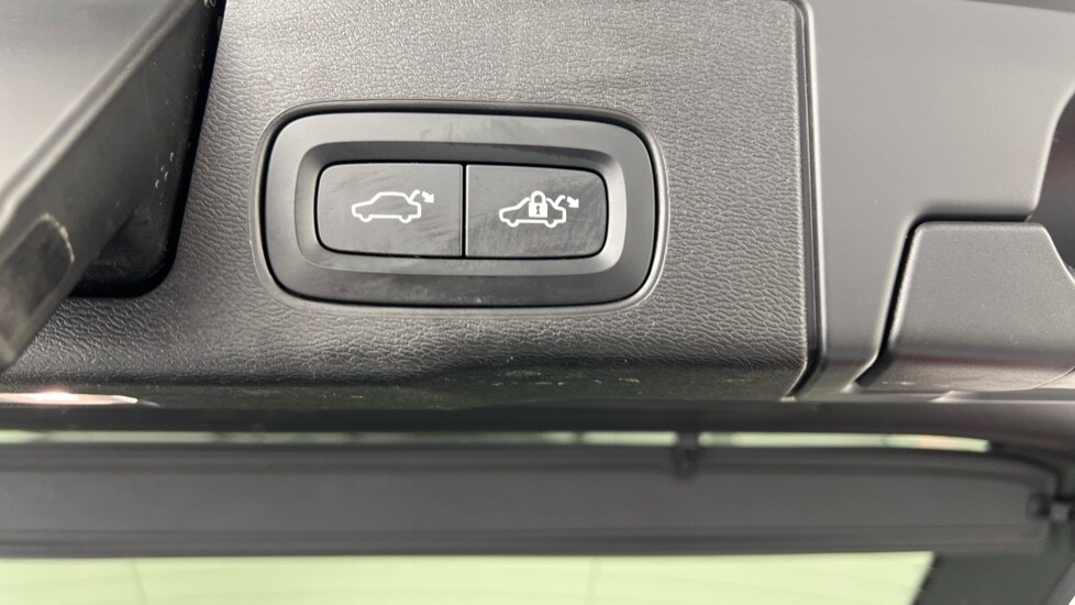 Used Volvo XC60 2022 for sale - 76442150: Photo 35