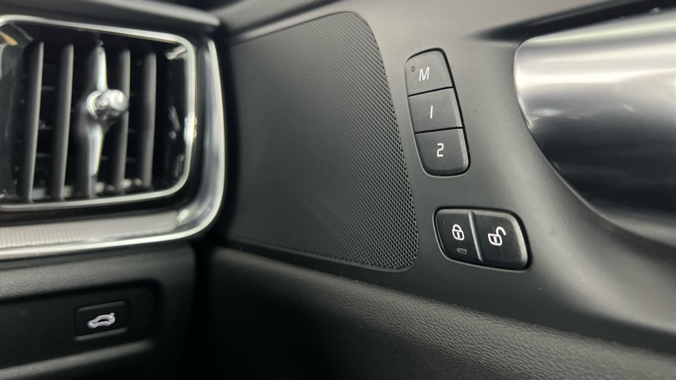 Used Volvo V60 2020 for sale - 76937513: Photo 35