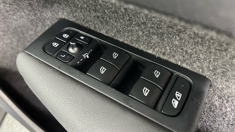 Used Volvo XC40 2024 for sale - 76161476: Photo 22