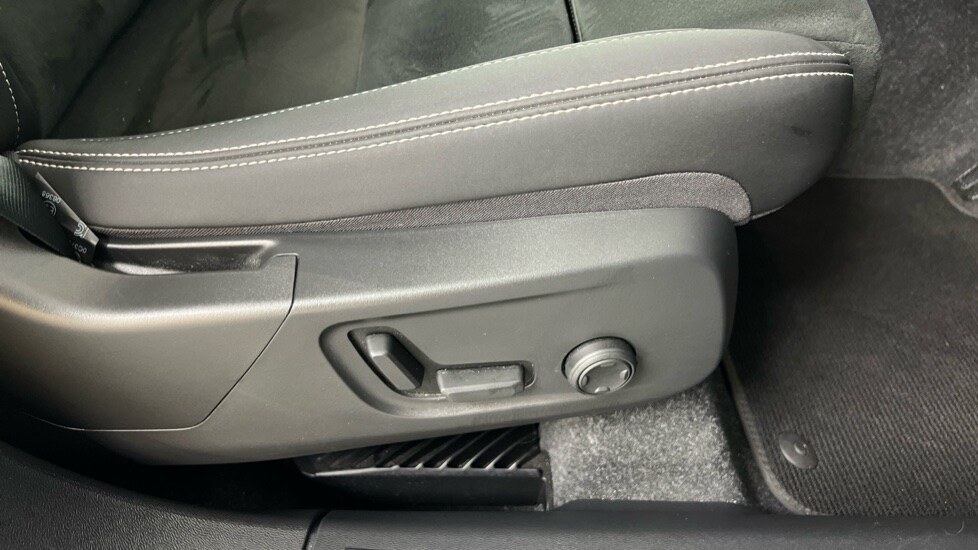 Used Volvo XC40 2024 for sale - 76161476: Photo 28