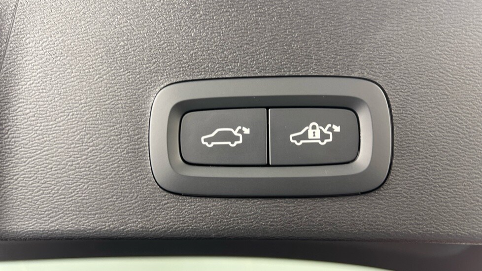 Used Volvo XC40 2025 for sale - 78212024: Photo 33