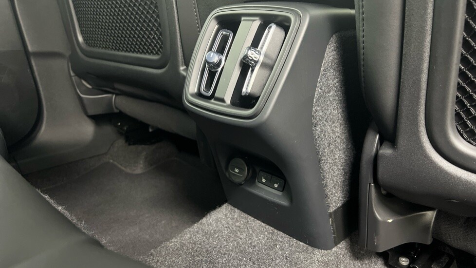 Used Volvo XC40 2025 for sale - 78212024: Photo 38