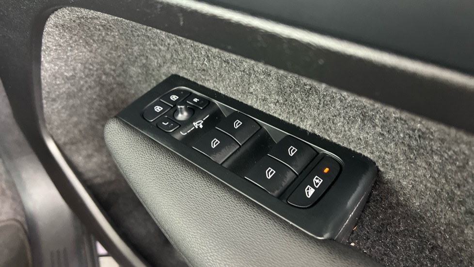 Used Volvo XC40 2025 for sale - 77877499: Photo 23