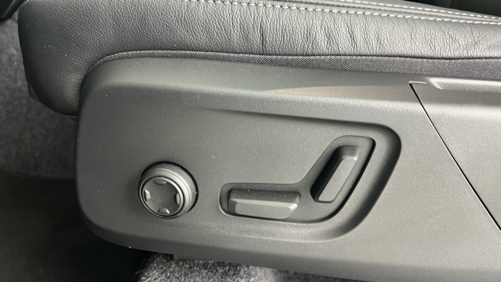 Used Volvo XC40 2025 for sale - 77877499: Photo 29