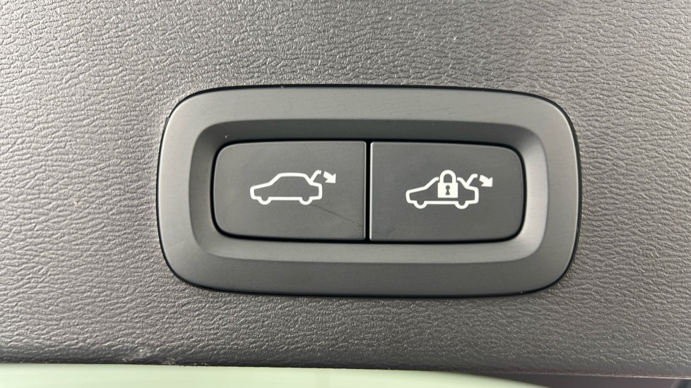 Used Volvo XC40 2025 for sale - 77877499: Photo 34