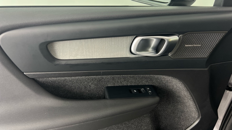 Used Volvo XC40 2025 for sale - 77877499: Photo 52