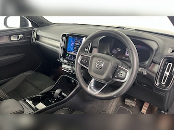 Used Volvo XC40 2023 for sale - 78555494: Photo