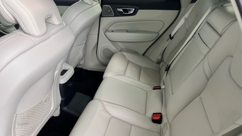 Used Volvo XC60 2020 for sale - 77021843: Photo 32