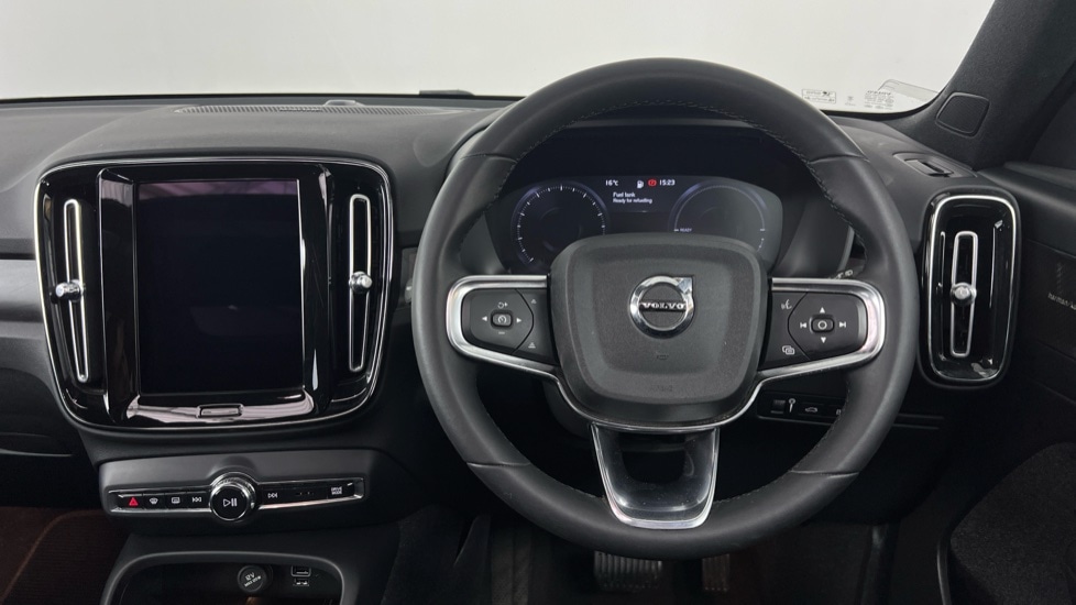 Used Volvo XC40 2023 for sale - 77988469: Photo 10