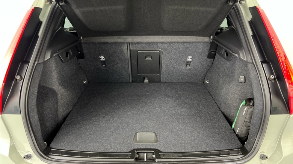 Used Volvo XC40 2023 for sale - 77988469: Photo 13