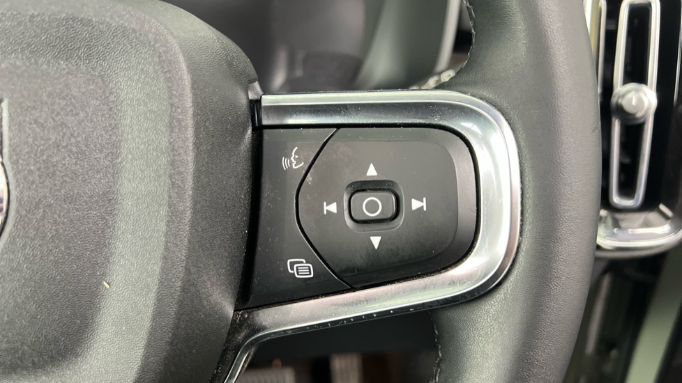 Used Volvo XC40 2023 for sale - 77988469: Photo 22